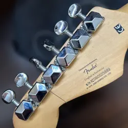 FENDER HELLO KITTY PINK STRATOCASTER SQUIER LIMITED EDITION FROM JAPAN RARE