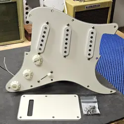 1994 FENDER AMERICAN STRAT LOADED PICKGUARD ALNICO V USA PICKUPS ELECTRIC GUITAR