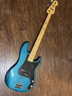 FENDER AMERICAN PRECISION BASS (2000-2003)