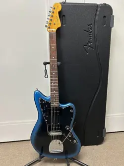 FENDER AMERICAN PROFESSIONAL II JAZZMASTER WITH ROSEWOOD FRETBOARD - DARK NIGHT