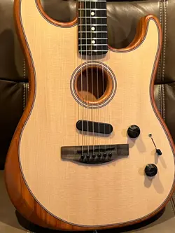 FENDER AMERICAN ACOUSTASONIC STRATOCASTER ACOUSTIC ELECTRIC GUITAR NATURAL