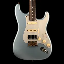 FENDER CUSTOM SHOP 1962 STRATOCASTER HSS JOURNEYMAN RELIC BLUE ICE METALLIC