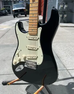 2002 FENDER AMERICAN DELUXE LEFTY STRATOCASTER