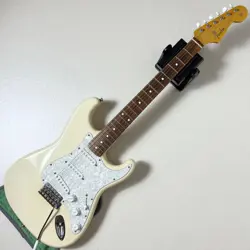 STRATOCASTER ST62-70 WITH