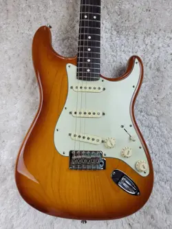 STRATOCASTER HONEYBURST 2019
