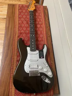 FENDER AMERICAN ULTRA II STRATOCASTER ELECTRIC GUITAR HSS 2024