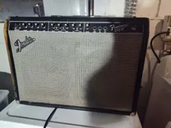 FENDER FRONTMAN 212R GUITAR AMPLIFIER