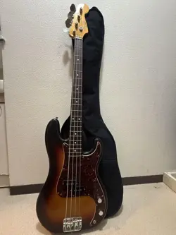 FENDER PRECISION BASS / ELECTRIC BASS GUITAR W/ SC MADE IN JAPAN