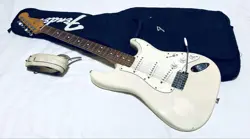98 FENDER MEXICO STRATOCASTER WORKS WELL
