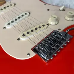 STRATOCASTER KAI