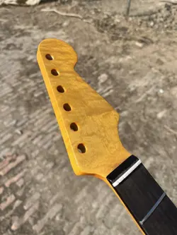 STRAT FENDER REPLACEMENT