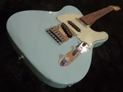 2018 FENDER DELUXE NASHVILLE TELECASTER DAPHNE BLUE PAU FERRO FRETBOARD GUITAR