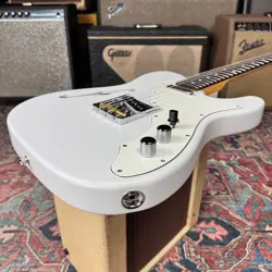 FENDER JAPAN KUSUMI