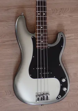 FENDER AMERICAN PROFESSIONAL 2PRECISION BASS