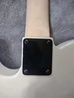 ELECTRIC GUITAR W/HARDSHELL