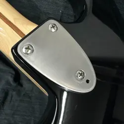 FENDER MADE IN JAPAN TRADITIONAL 70S PRECISION BASS ARCTIC WHITE