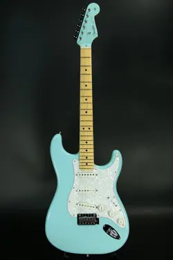 STRATOCASTER MAPLE DAPHNE