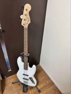 FENDER SQUIRE ELECTRIC BASS SAFE PACKING!