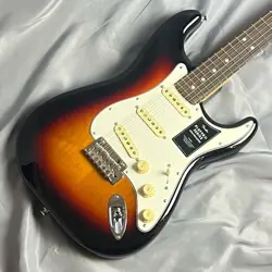 FENDER PLAYER II STRATOCASTER  3.57KG