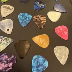 DUNLOP GUITAR PICK