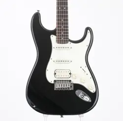 SQUIER BY FENDER STANDARD STRATOCASTER HSS 2011