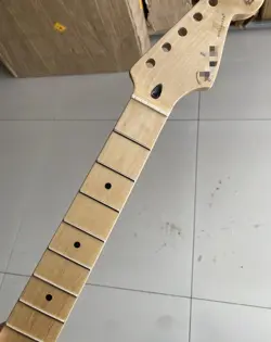 22FRETS NATURAL COLOUR