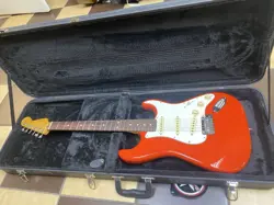FENDER 70TH ANNIVERSARY PLAYER II STRATOCASTER - CORAL RED