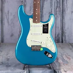 FENDER VINTERA II '60S STRATOCASTER, LAKE PLACID BLUE