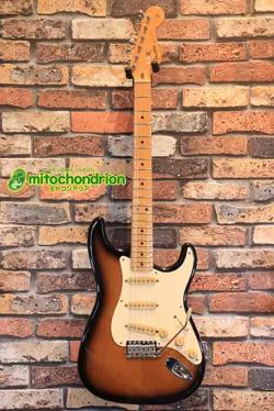FENDER 1987 57' VINTAGE STRATOCASTER / 2TONE SUNBURST ELECTRIC GUITAR FROM JAPAN