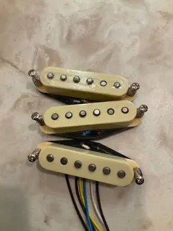 FENDER VINTERA '50S RI VINTAGE STRATOCASTER PICKUP SET AGED WHITE