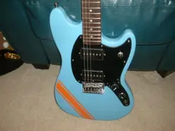 FENDER SQUIER SONIC MUSTANG - CALIFORNIA BLUE - MODIFIED !