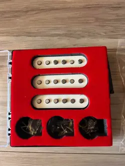 USED ​​FENDER GENUINE