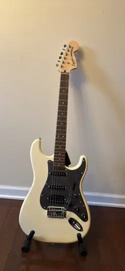 FENDER SQUIRE STRATOCASTER HSS