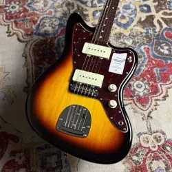 FENDER MADE IN JAPAN TRADITIONAL 60S JAZZMASTER 3-COLOR SUNBURST GUITAR *ES513