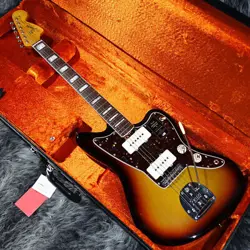 FENDER AMERICAN VINTAGE II 1966 JAZZMASTER 3-COLOR SUNBURST