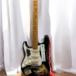 FENDER STRATOCASTER LEFT-HANDED ELECTRIC GUITAR - BLACK - USED