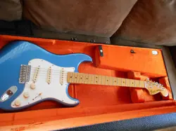 FENDER AMERICAN VINTAGE II 1973 STRATOCASTER - LAKE PLACID BLUE