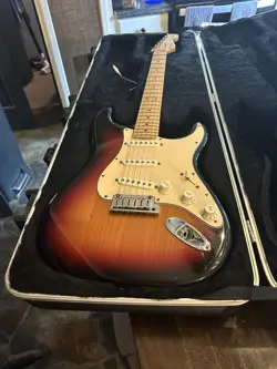 FENDER AMERICAN ULTRA STRATOCASTER 6 STRING MAPLE FINGERBOARD ELECTRIC GUITAR 