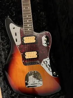 FENDER KURT COBAIN JAGUAR ELECTRIC GUITAR WITH CASE 3-COLOR SUNBURST ** MINT **