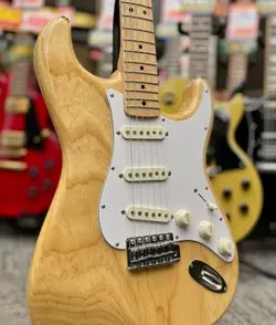 FENDER JAPAN TRADITIONAL 70S STRATOCASTER USED ASH BODY NATURAL W/SOFT CASE