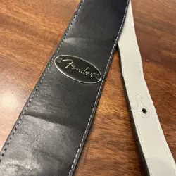 FENDER GUITAR STRAP LEATHER