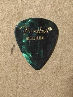 FENDER GREEN MEDIUM