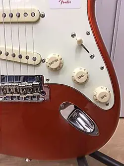 FENDER HYBRID 60S STRATOCASTER TYPE