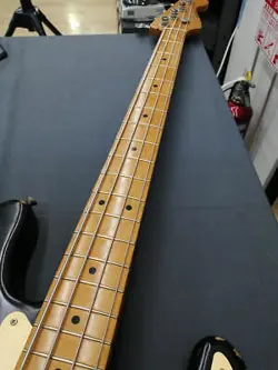 FENDER MEXICO ROAD WORN PRECISION BASS ELECTRIC