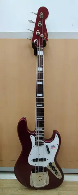 GUITAR 2002 INCLUDES