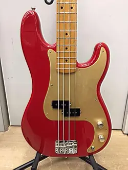 FENDER VINTERA '50S PRECISION BASS - VINTAGE SOUND, STRONG PICKUP, USED