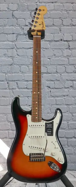 FENDER PLAYER STRATOCASTER - 3-TONE SUNBURST