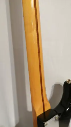 BLACK 3-PLY PICKGUARD