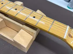 ST57-TX STRATOCASTER 2-TONE