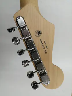 HYBRID STRATOCASTER 3-TONE